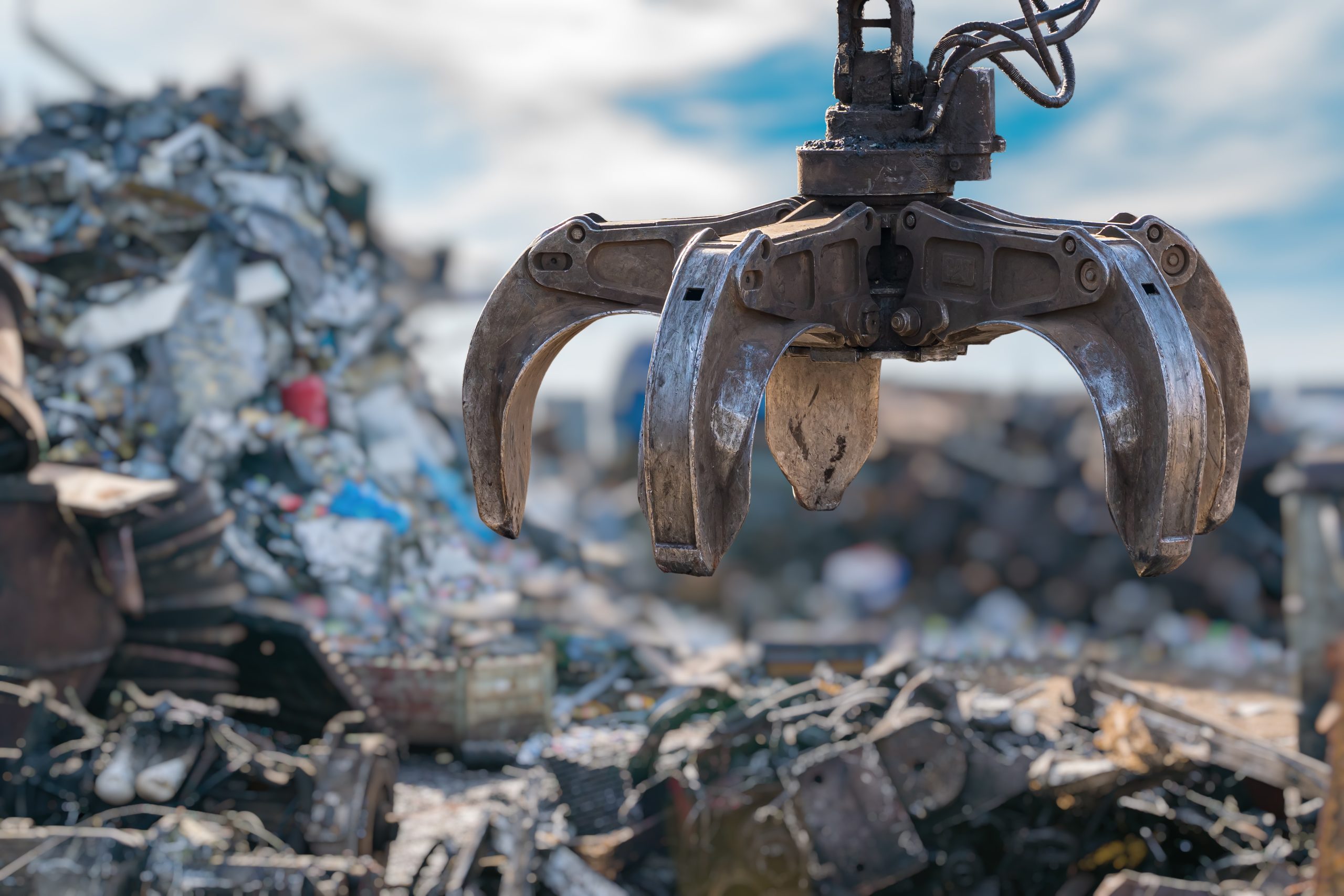 Metal recycling. Металлолом. Переработка металлолома. Свалка металла. Свалка металлолома.